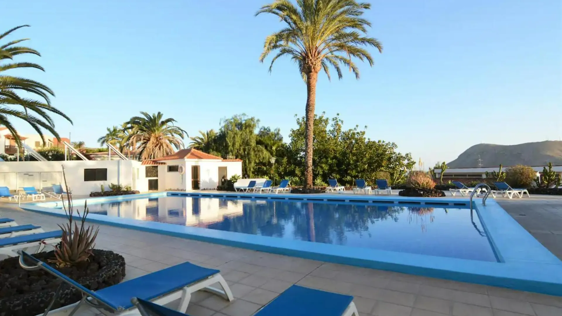 Bungalow Con Piscina Comunitaria Chayofa