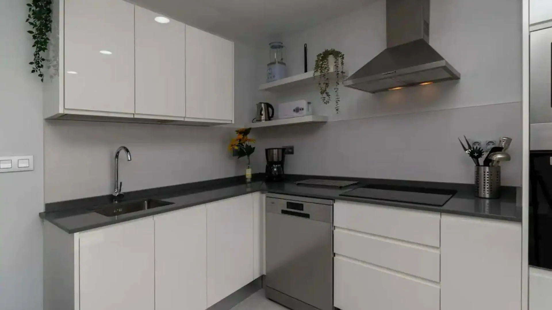 Bungalow Con Piscina Comunitaria Chayofa Spain